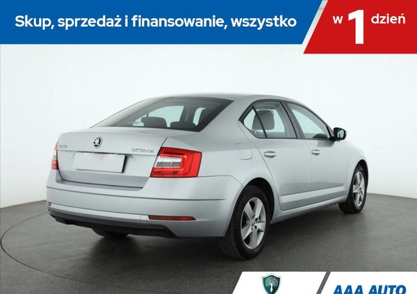 Skoda Octavia cena 42000 przebieg: 197693, rok produkcji 2018 z Kazimierza Wielka małe 211